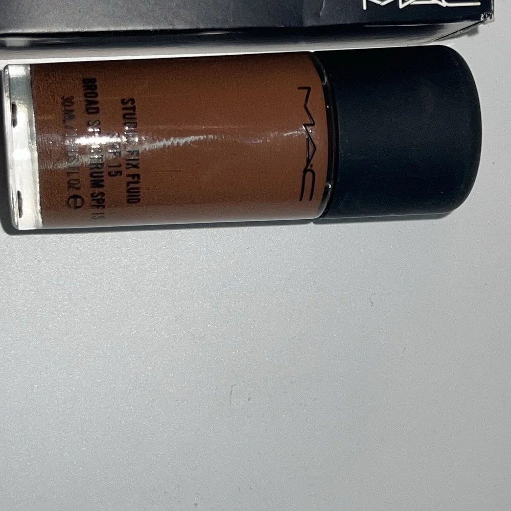 MAC Studio Fix Fluid Broad Spectrum SPF 15 Foundation - NW55 - 1 FL OZ / 30ML